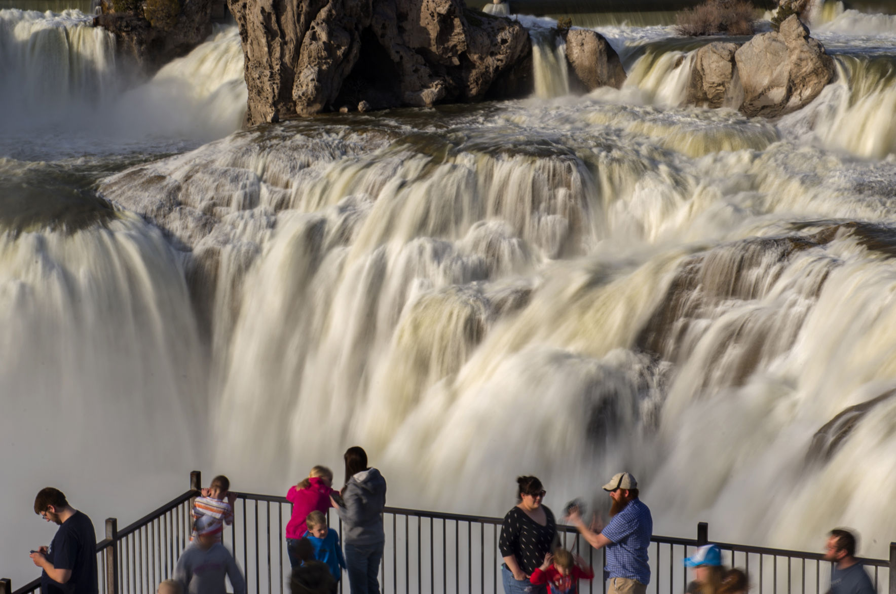 Shoshone Falls Roars